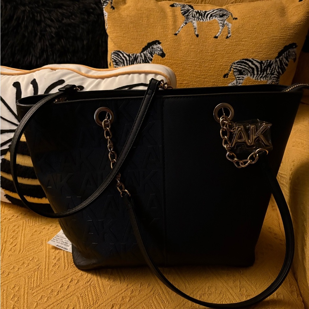 Anne Klein women’s purse.